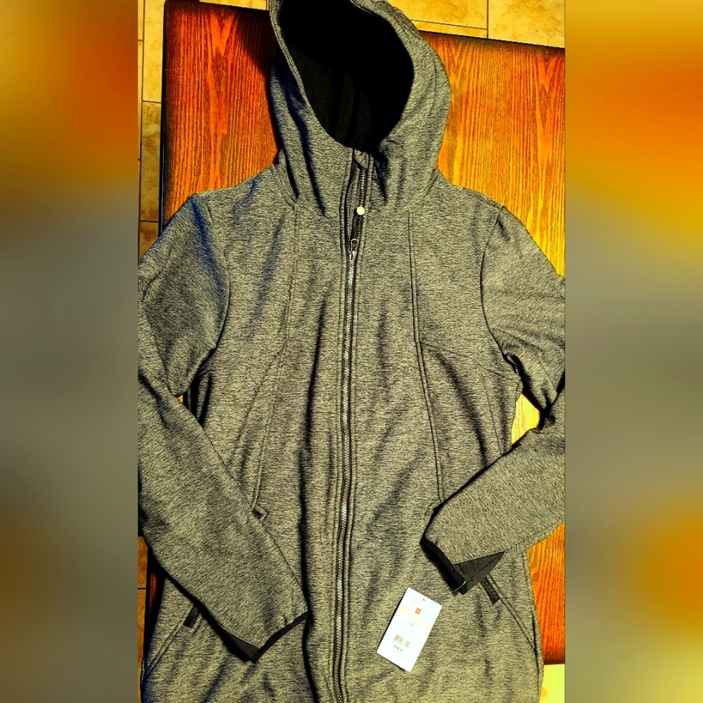 Light weight jacket, keeps you warm in windy conditions.